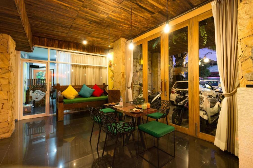 Hadi Poetra Hotel Kuta  Exterior photo