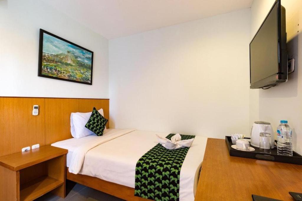 Hadi Poetra Hotel Kuta  Exterior photo