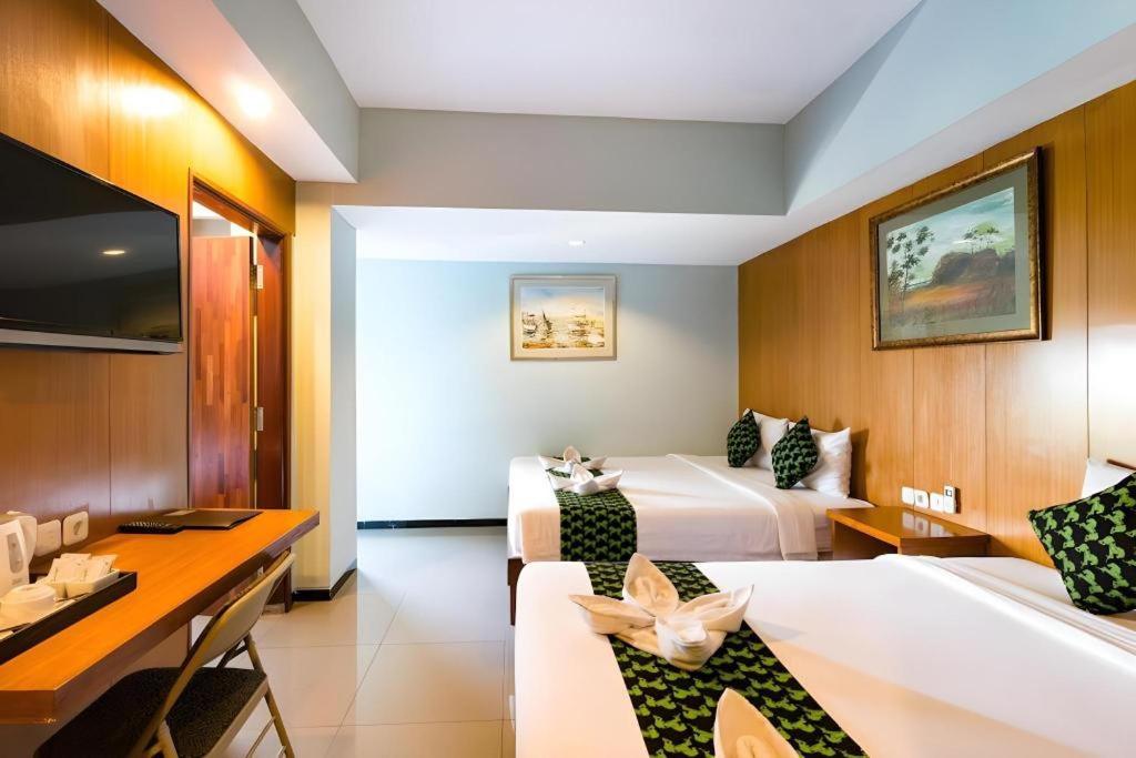 Hadi Poetra Hotel Kuta  Exterior photo