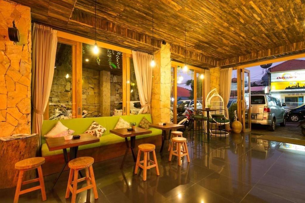 Hadi Poetra Hotel Kuta  Exterior photo